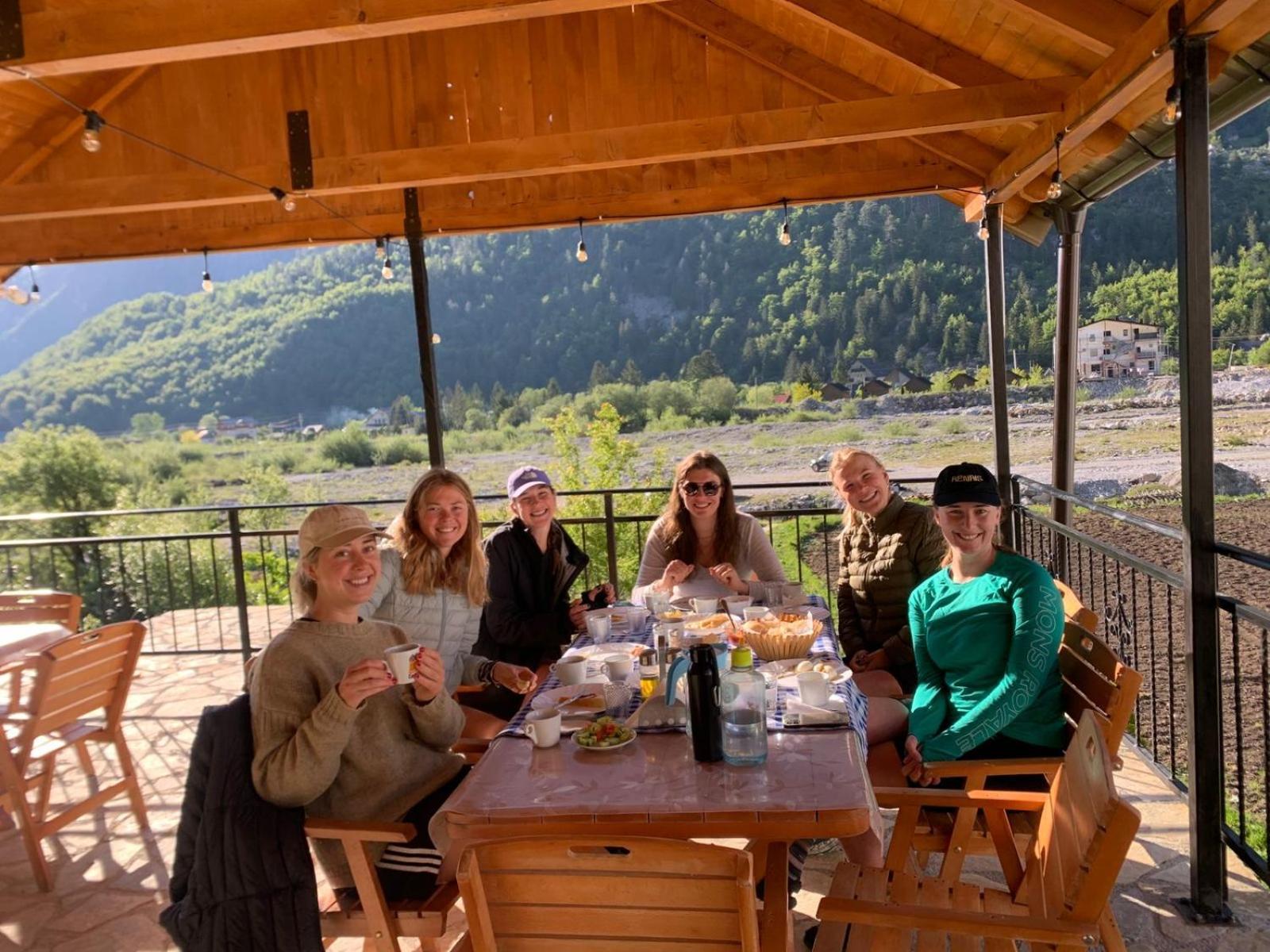 Bed and Breakfast Bujtina Brahim Selimaj Valbone Exterior foto